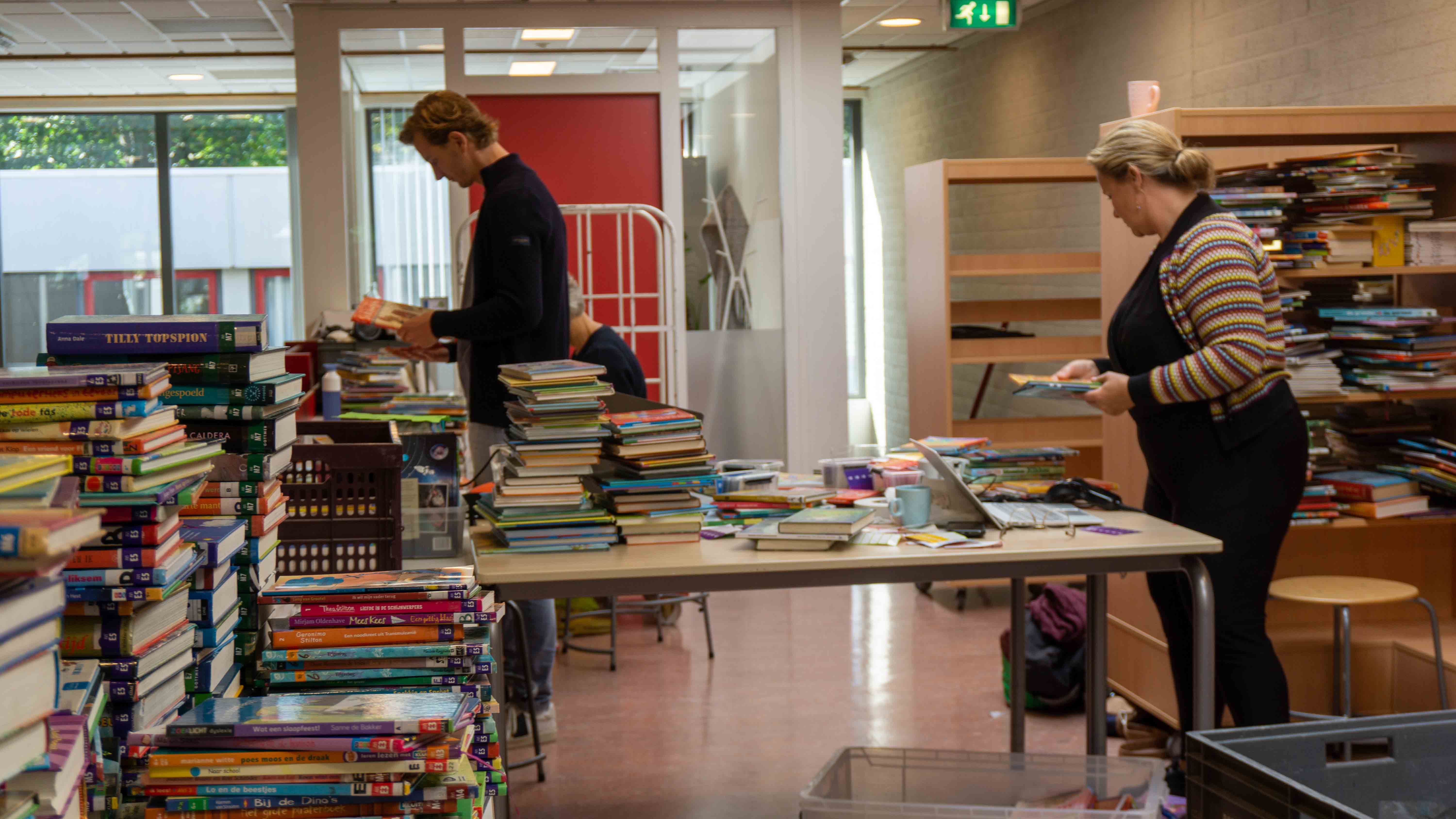 Leesomgeving met kinderen en boeken